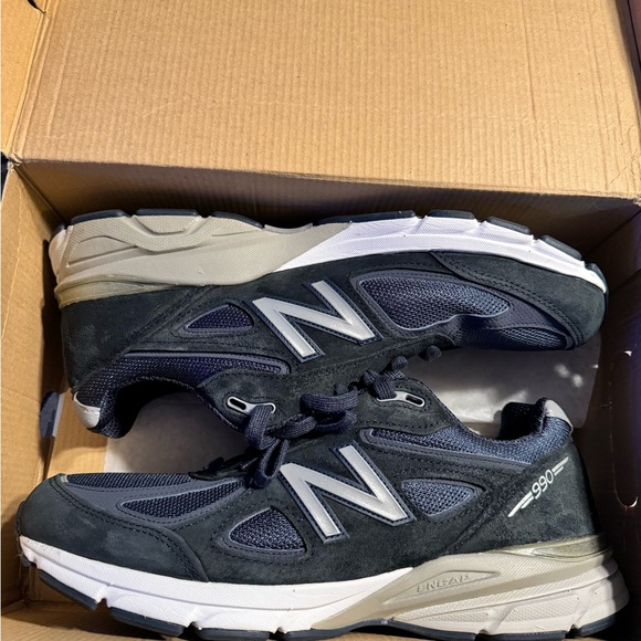 New Balance 990 V4 Men's Navy Sneakers - Picture 2 of 11